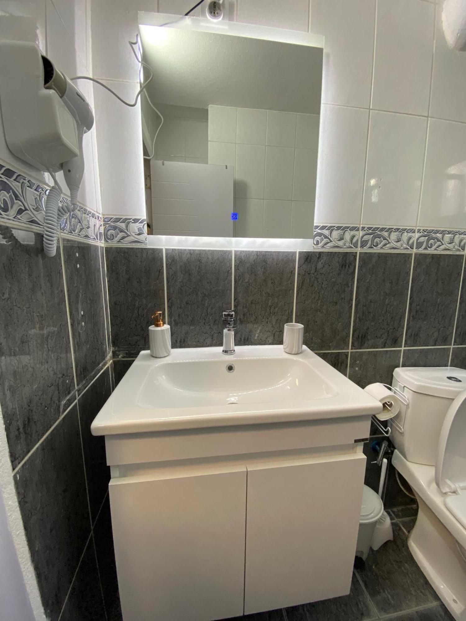 פרישטינה Hotspot Apartments - City Center מראה חיצוני תמונה